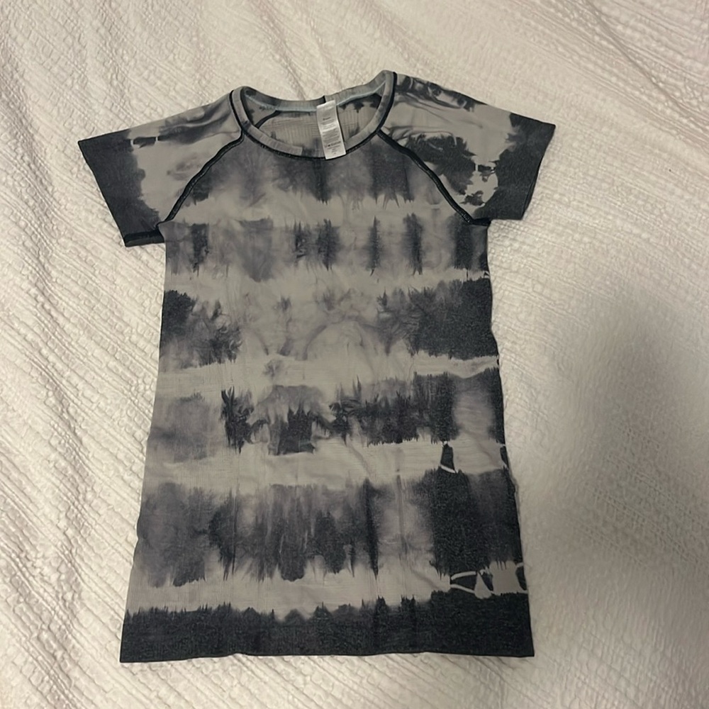 Ivivva top